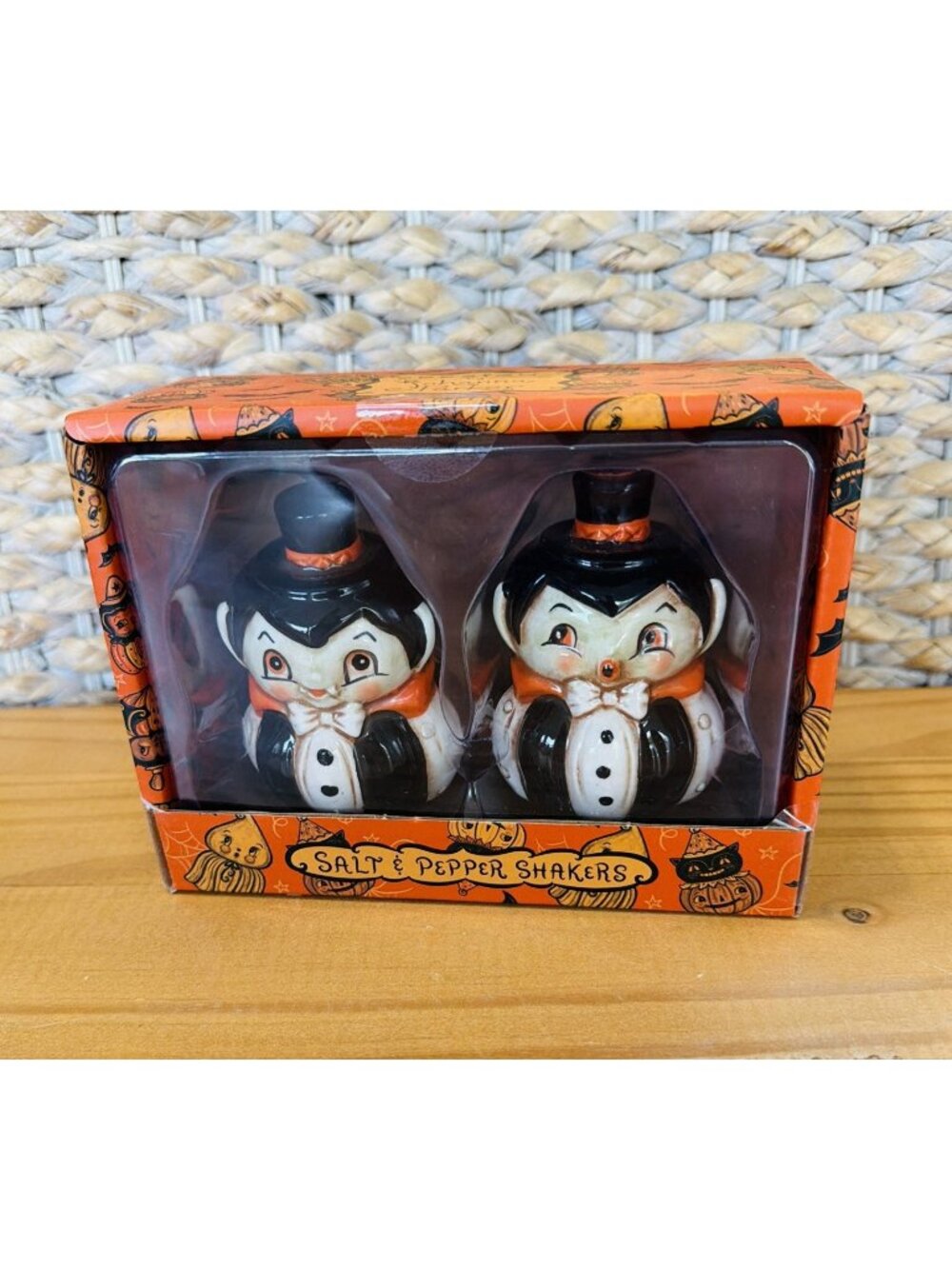 NEW Johanna Parker Vampire Dracula Salt & Pepper Shaker Set 2026 HALLOWEEN